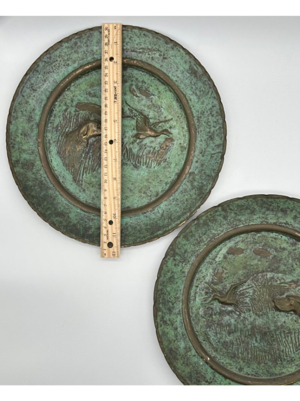 2 Vintage Italian Embossed Copper Wall Plates Hunting Scene Dog Duck Verdigris - Picture 5 of 13